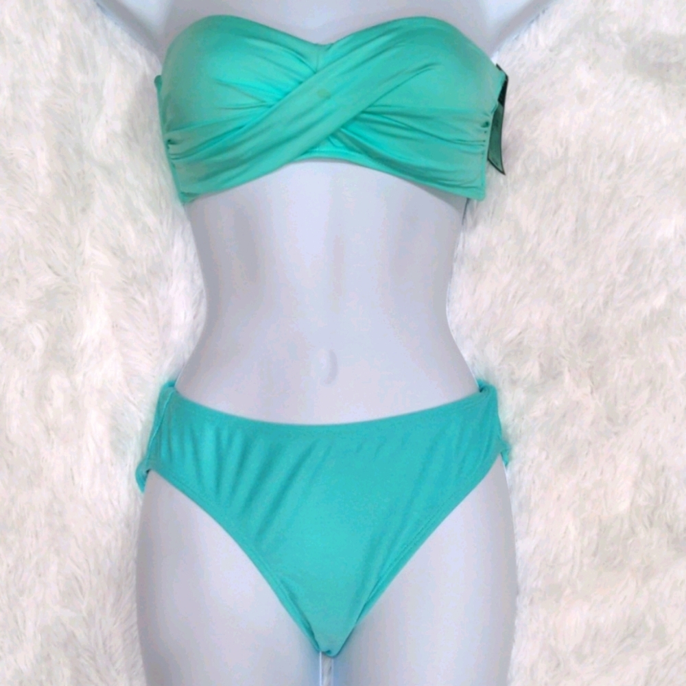 Bathing suit top and bottoms